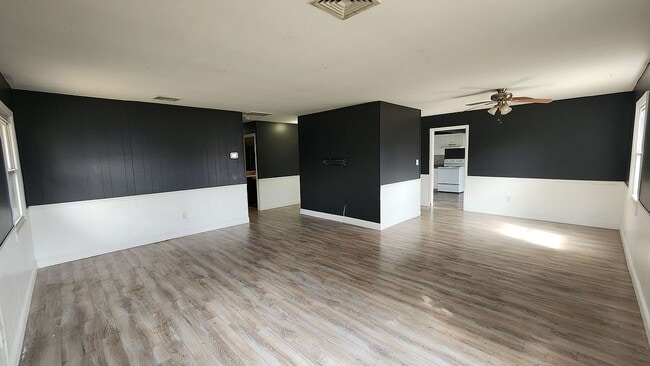 Building Photo - 74 Melville Ln