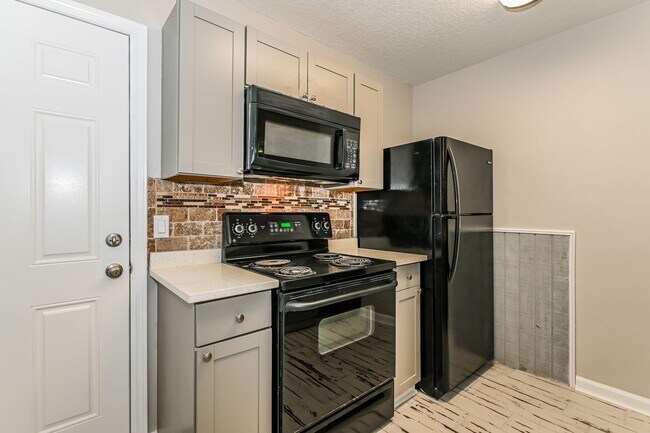 Foto del edificio - Neptune Beach Townhouse - On Huge Lot in Q...