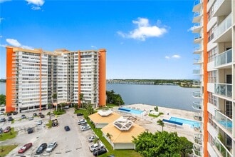 Building Photo - 1351 NE Miami Gardens Dr