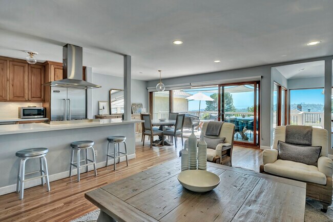Living/dining/patio - 1631 Loma St