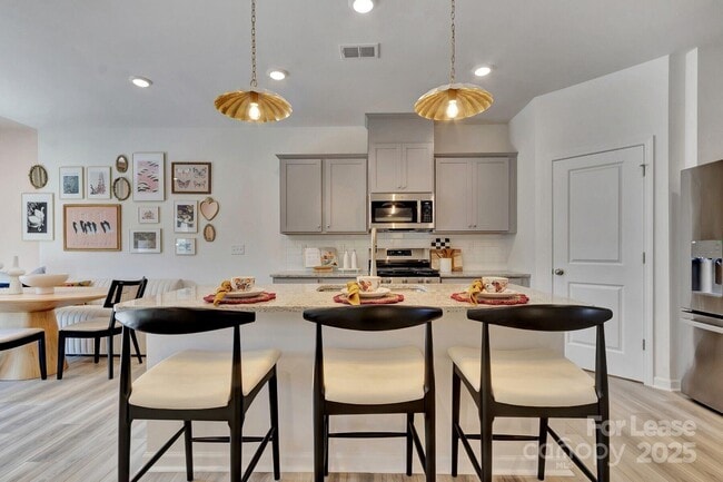 Foto del edificio - 747 Lock Haven Dr NW