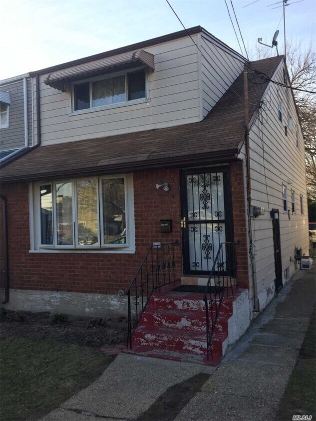 Primary Photo - 129-08-129142 142nd St