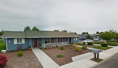Building Photo - 310 Klickitat St