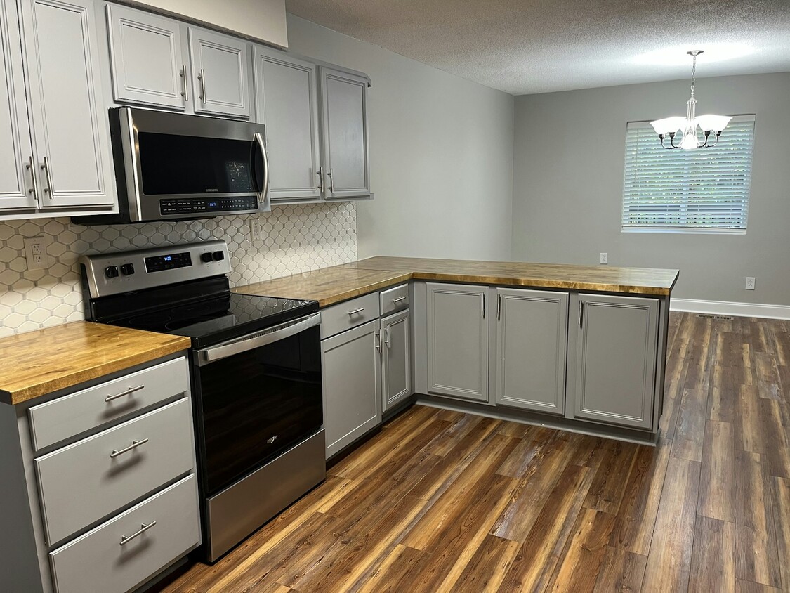 Photo - 2205 Ridgecrest Drive