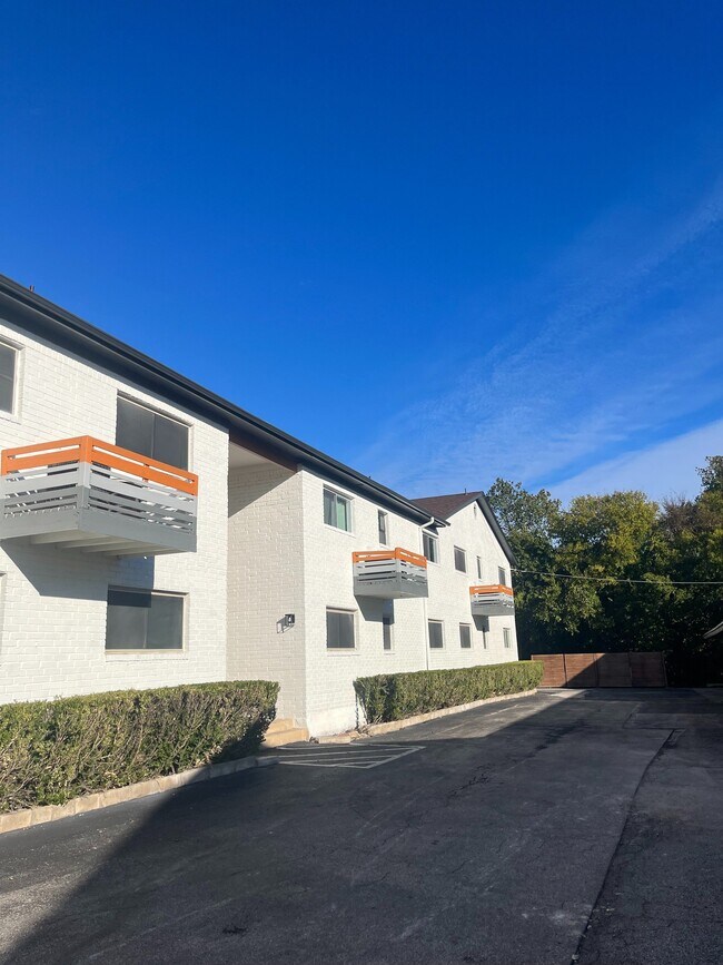 Foto del edificio - Creekline Apartments