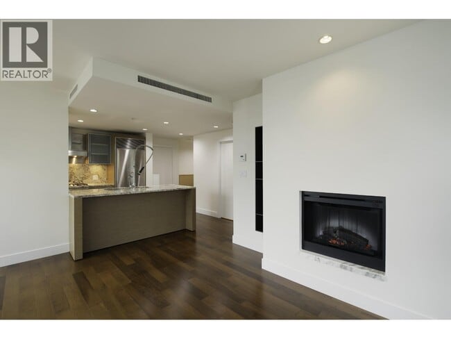 Photo du bâtiment - 1111 Alberni St