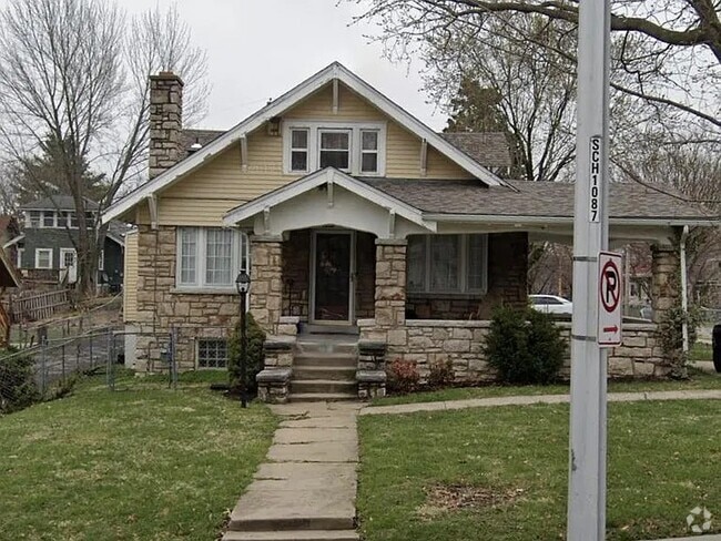 Building Photo - 5039 Tracy Ave