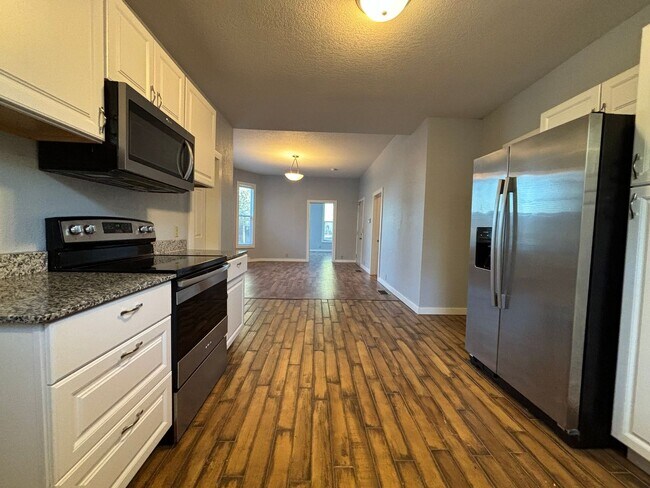 Building Photo - 421 Mt Ida St