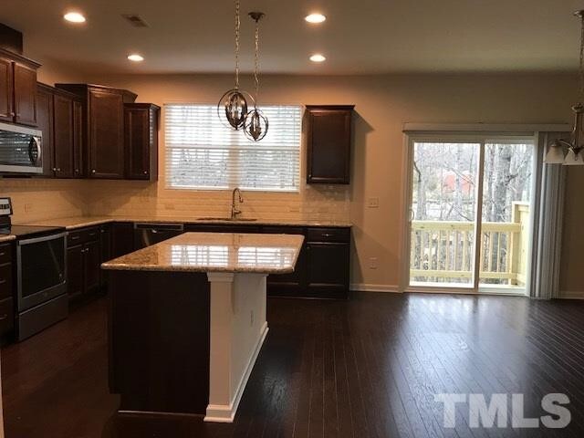 Foto principal - 1444 Salem Creek Dr