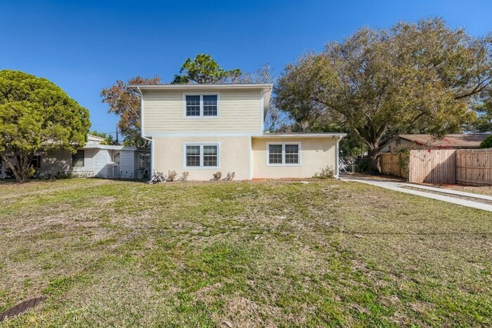 Primary Photo - 6547 49Th Avenue N, St Petersburg, FL, 33709
