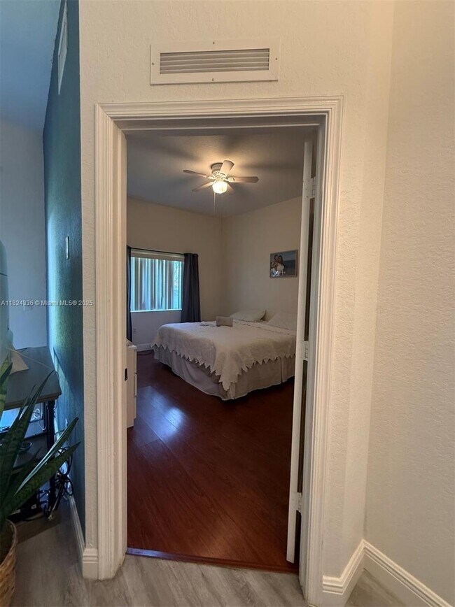 Foto del edificio - 3340 Palomino Dr