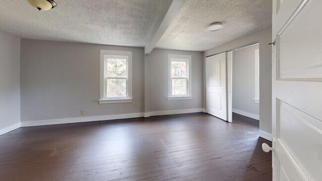 Foto del edificio - 4 Bedroom Single Family Home