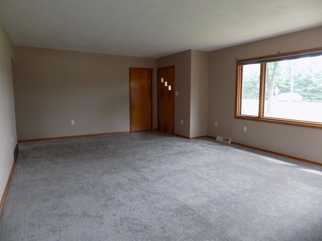 Building Photo - 12602 Dorr Rd