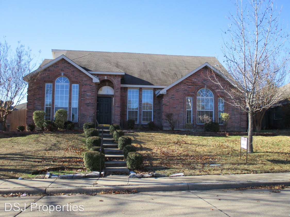 Primary Photo - 3 br, 2 bath House - 625 Primrose Ln
