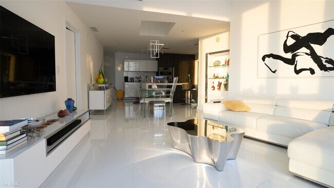 Building Photo - 2 br, 3 bath Condo - 851 NE 1st Ave Unit 2903