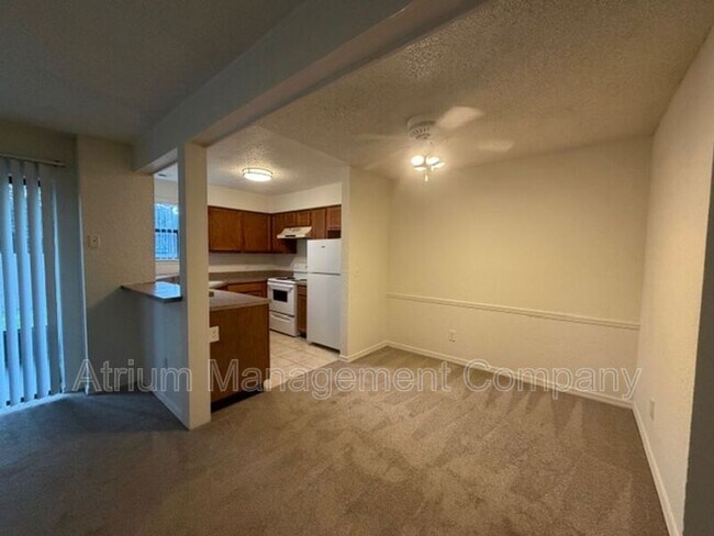 Foto del edificio - 3002 Antique Oaks Cir