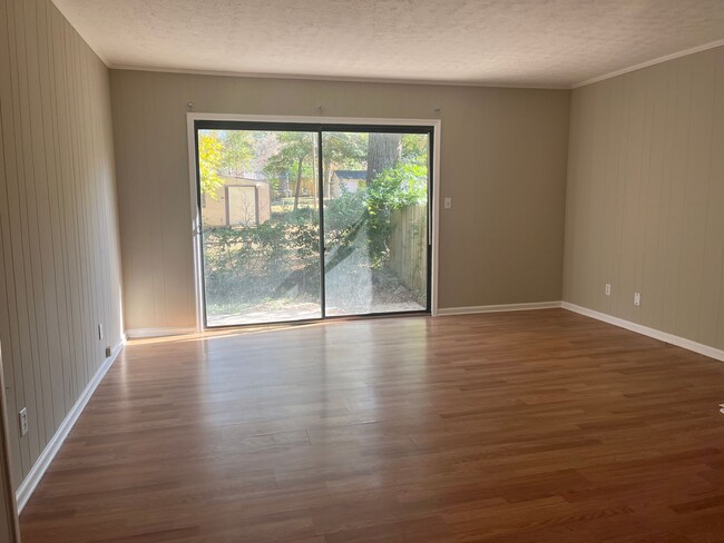 Foto del edificio - 402 Waverly Way