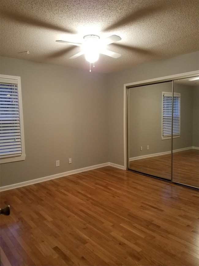 Building Photo - 110 Hawkstone Way