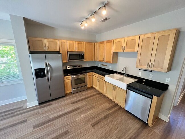 Foto del edificio - 206 36th Ave N