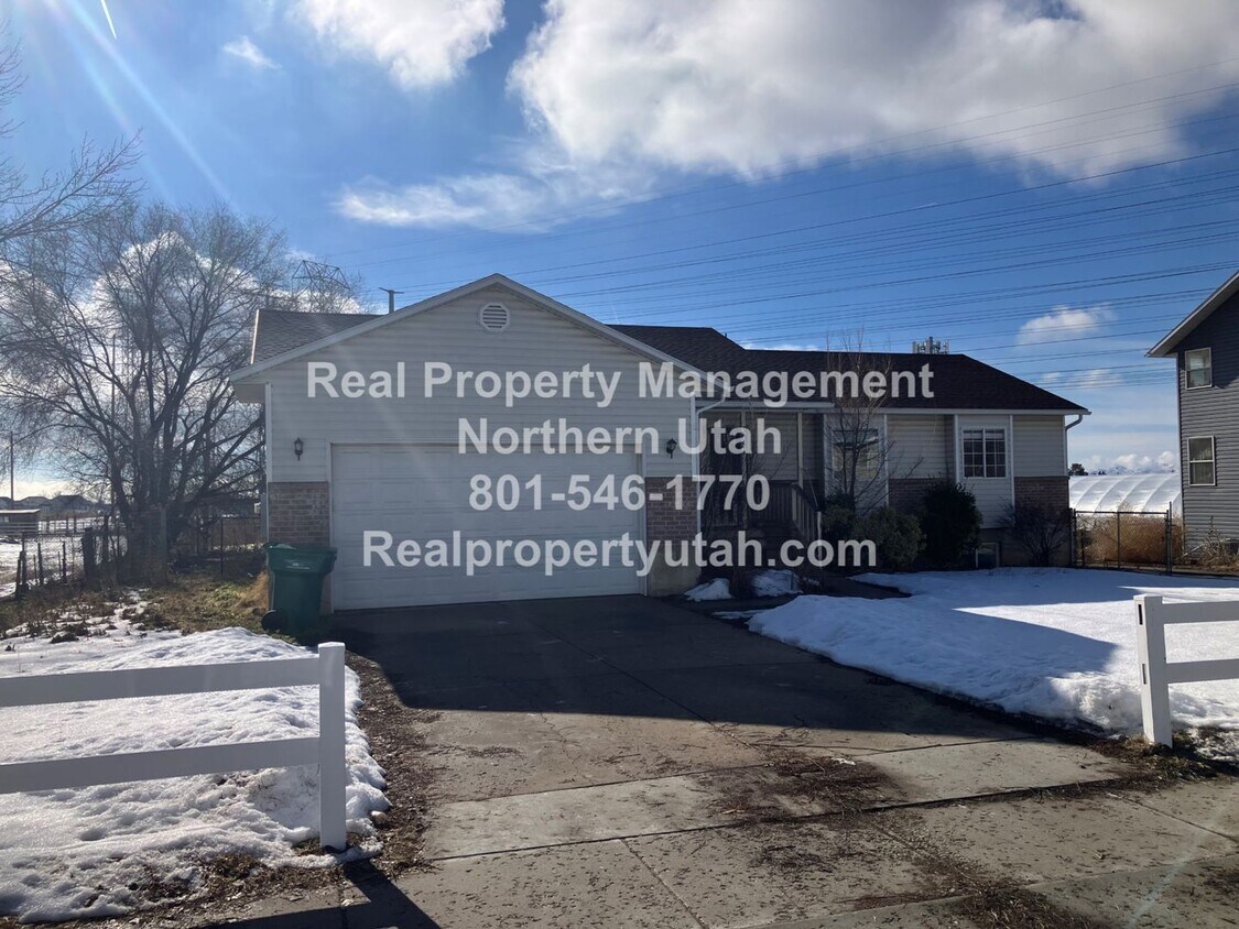 Foto principal - 6 Bedroom Rambler in Layton available now!