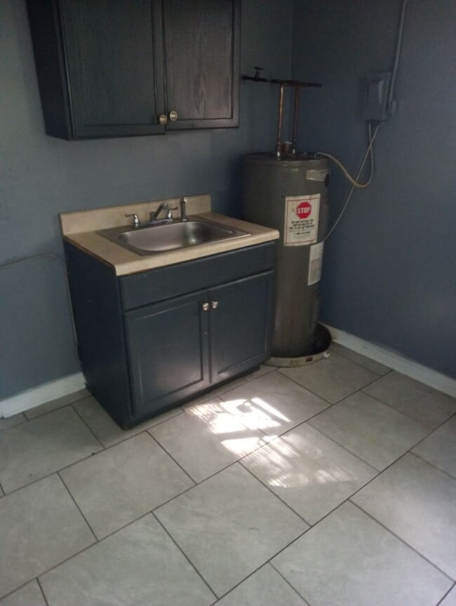 Photo - 306 S Lauderdale St Apartment