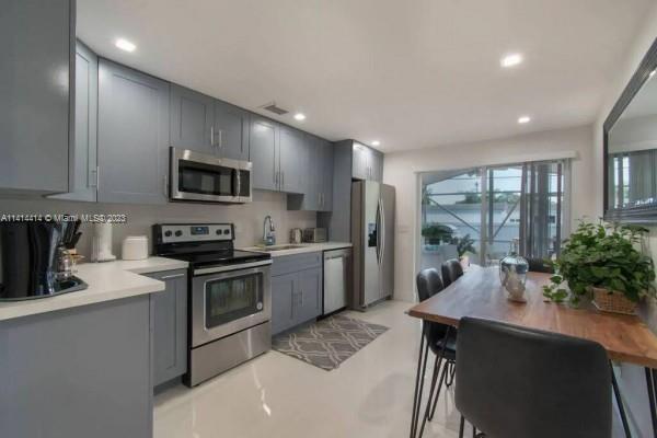 Foto del edificio - 4368 SW 49th Ct