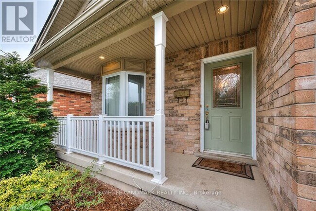 Photo du bâtiment - 571 Brigantine Dr