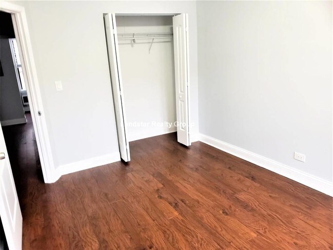 Building Photo - 3633 W Dickens Ave