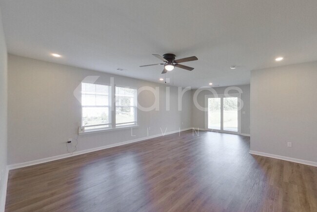 Foto del edificio - 122 Cottage Grove Rd