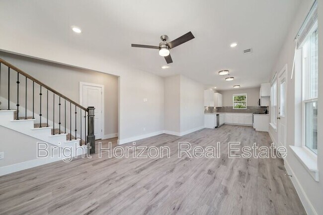Building Photo - 6506 Park Pl Dr