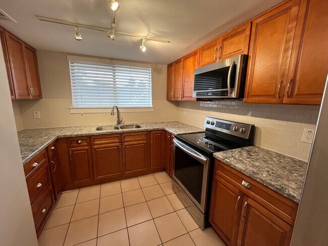 Foto del edificio - JUST REDUCED! Modern meets Contemporary: G...