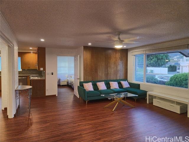 Foto del edificio - 4153 Kilauea Ave