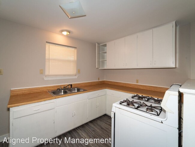 Building Photo - 3 br, 1 bath House - 709 W. 45th