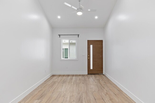 Building Photo - 2616 Glendale Blvd