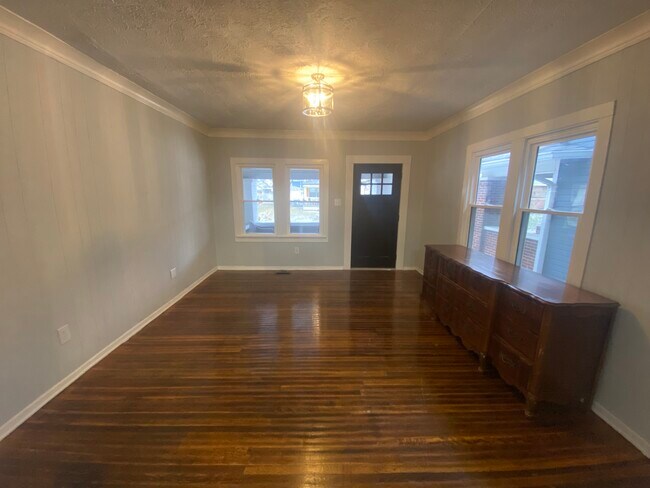 Building Photo - 1032 S Churchman Ave