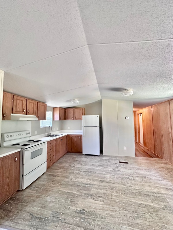 Building Photo - 110 S Rustic Ln