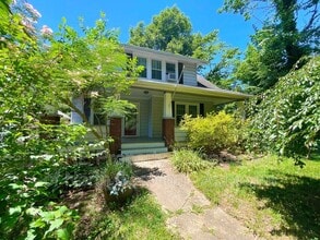 Building Photo - 109 Forest Hill Dr