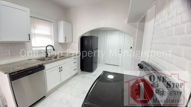 Building Photo - Beautiful 4 Bedroom 2 Bathroom Home in Kan...