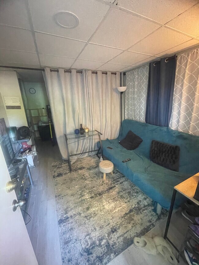 Foto del edificio - 1319 Schwab Rd