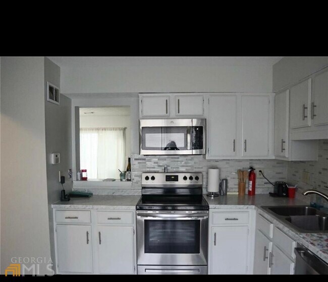 Foto del edificio - 3159 Shadow Walk Ln