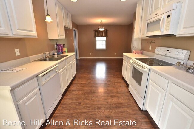 Building Photo - 3 br, 2 bath House - 712 Westview Court