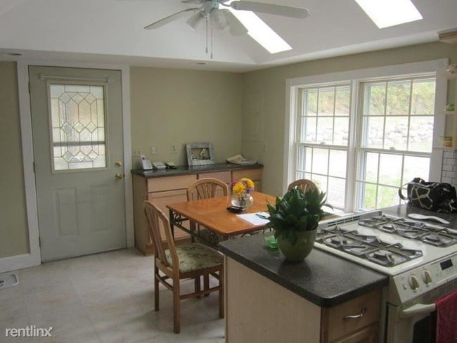 Building Photo - 2 br, 1 bath House - 54 Lime Kiln Rd