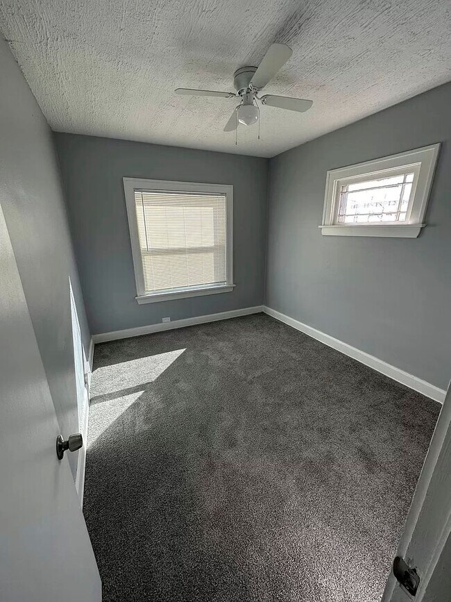 Foto del edificio - 11817 Dove Ave