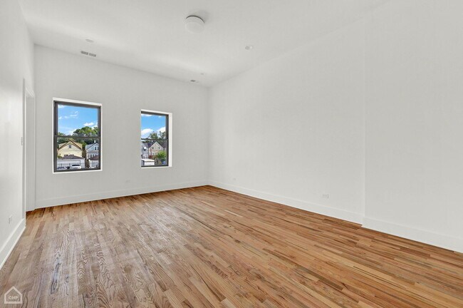 Building Photo - 3573 W Armitage Ave