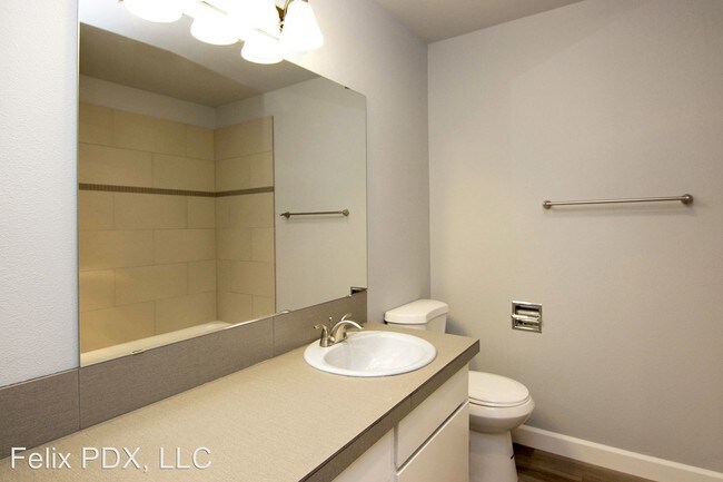 Building Photo - 926 SE 49th Ave