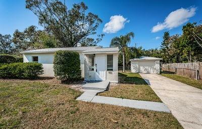 Foto principal - 1611 Canterbury Rd N