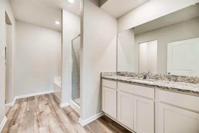 Foto del edificio - 2100 Brentwood Dr