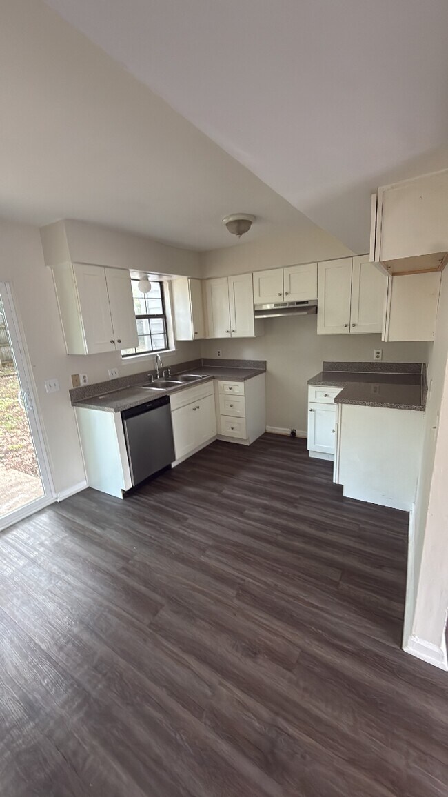 Foto del edificio - 3006 Woodymore Pl