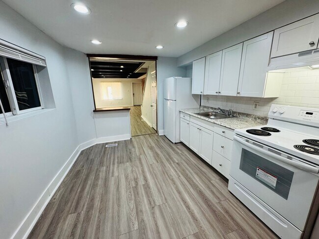 Building Photo - Newly Remodeled 3bd/1 House with Private Rear yard!! SECTION 8 ONLY!!
