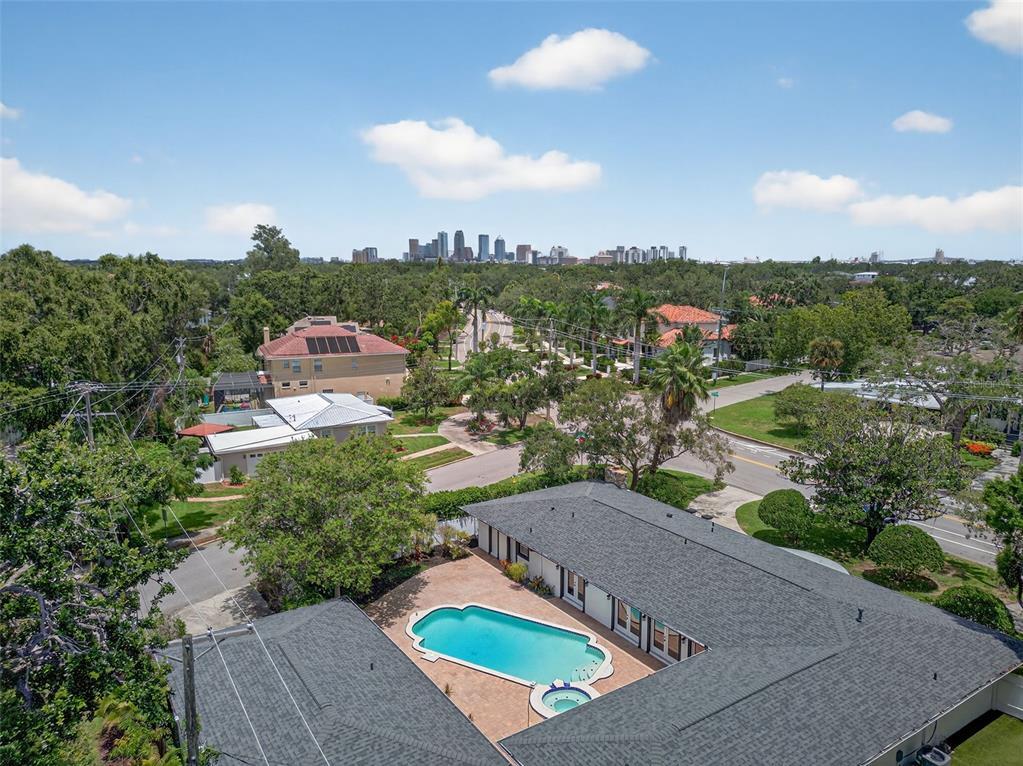 Foto principal - 516 W Davis Blvd
